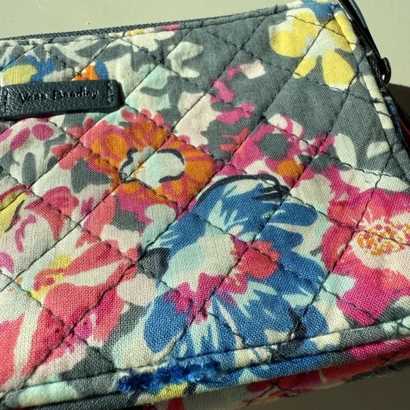 Vera Bradley RFID Audrey wallet‎ - Picture 9 of 9